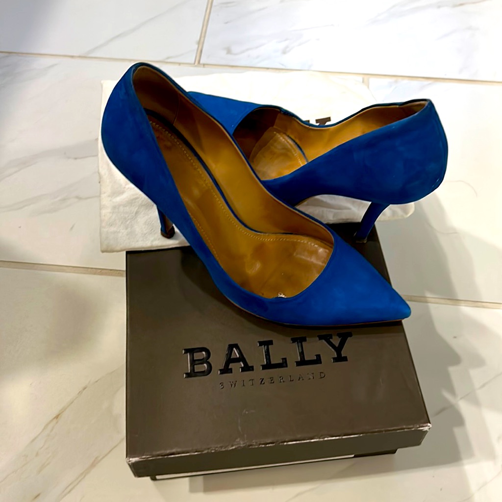 Bally Sued Beautiful Blue Heels,Size 37. Us 7